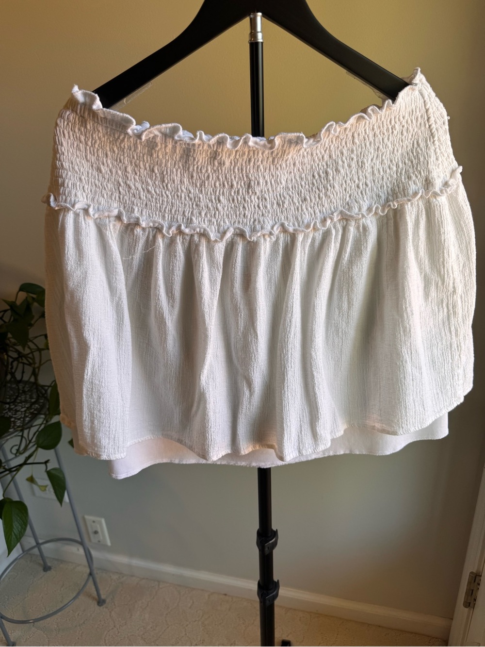 Studio West White Smocked skirt women size XL stretchy waistband easy to pull on